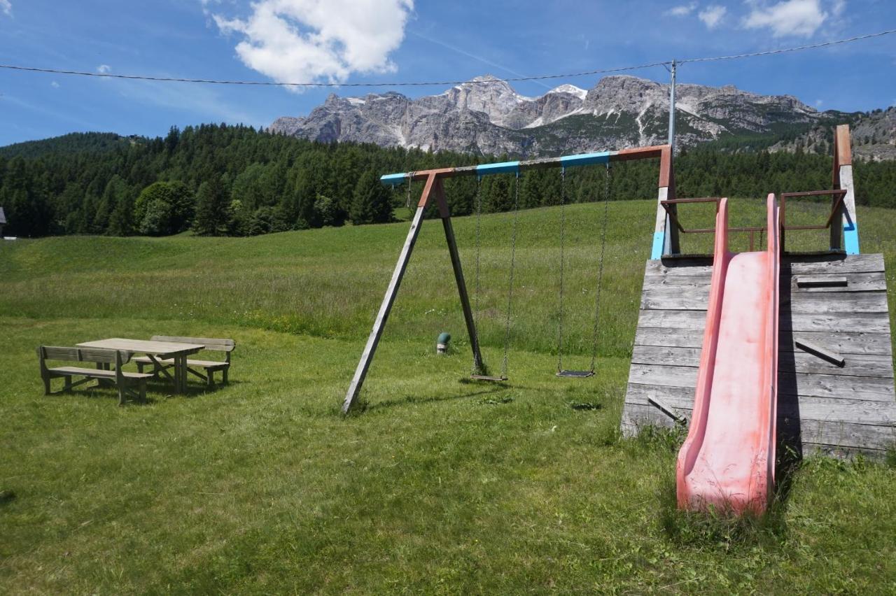 Cadin Apartment Cortina d'Ampezzo Exterior photo