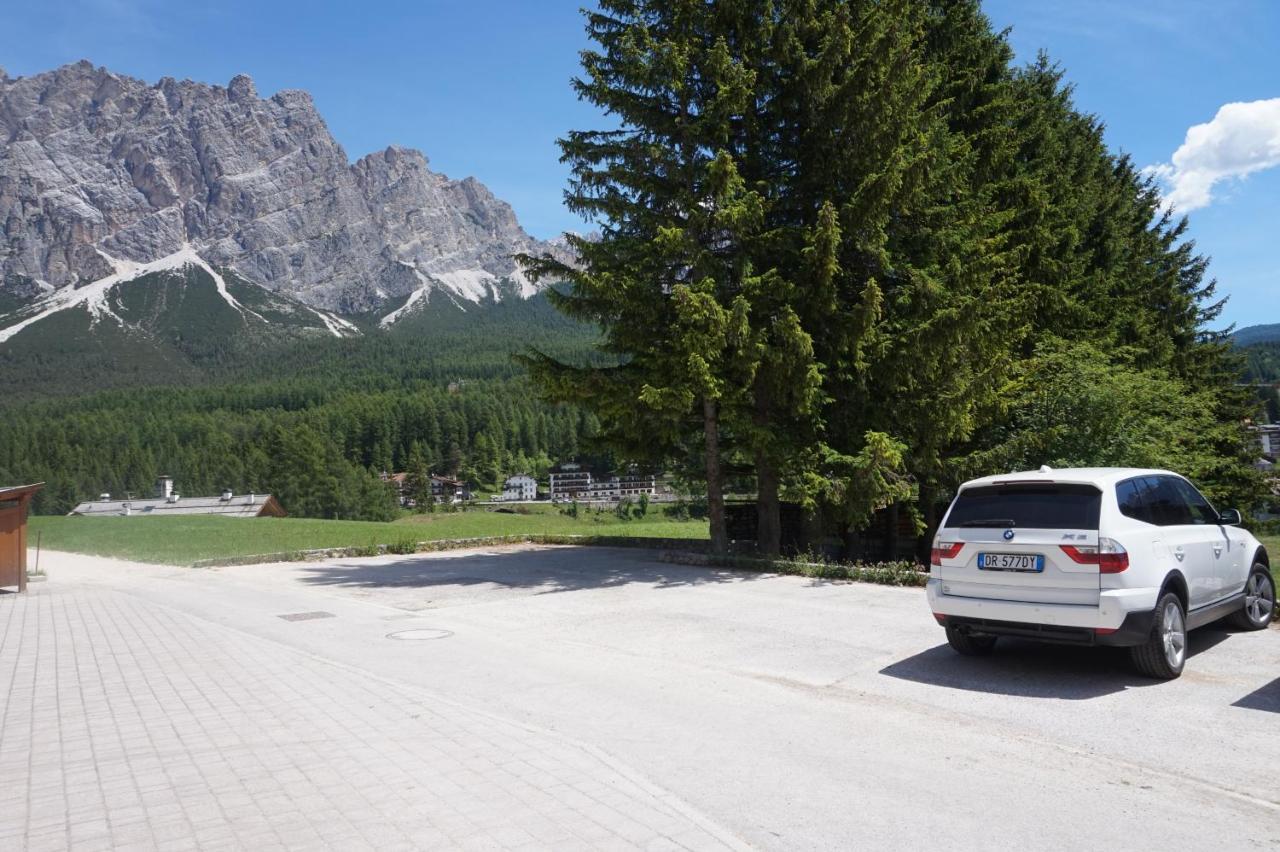 Cadin Apartment Cortina d'Ampezzo Exterior photo