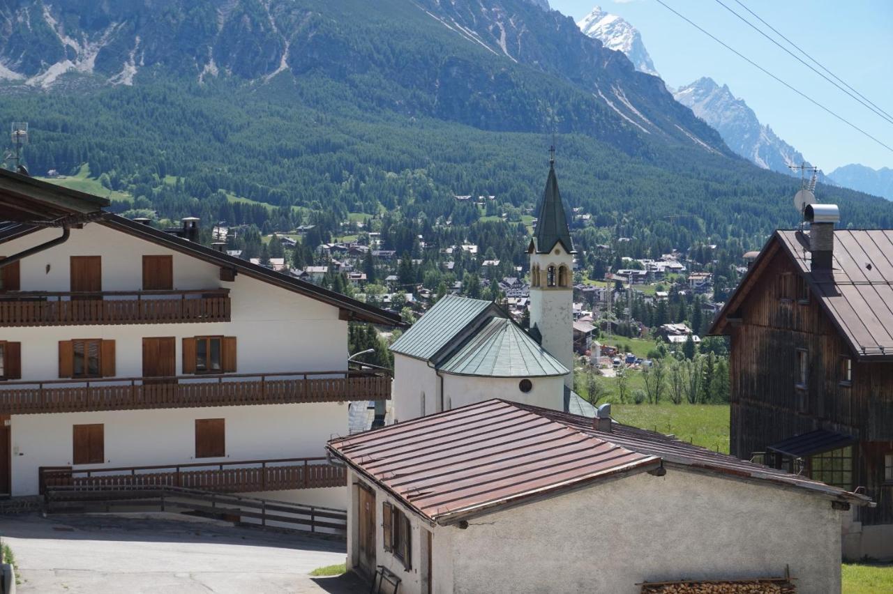 Cadin Apartment Cortina d'Ampezzo Exterior photo